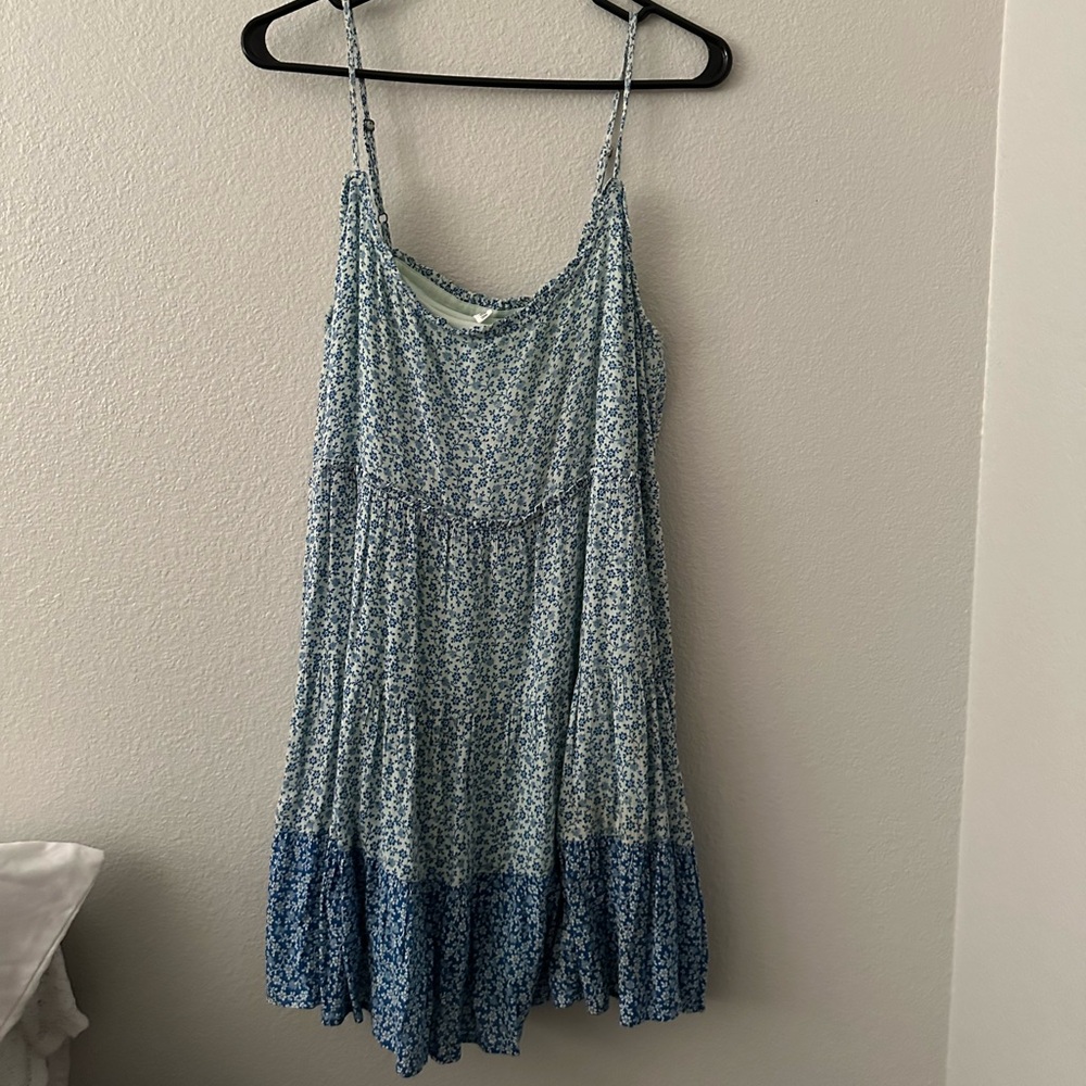 Women’s size medium, sundress, blue floral